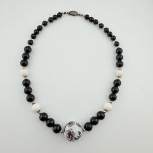 Beaded Necklace Black White Excellent Floral Porcelain‎ Chinoiserie